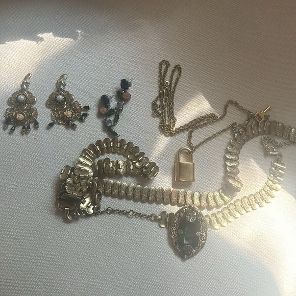 Cabi Necklaces Earrings Beautiful - Picture 5 of 5